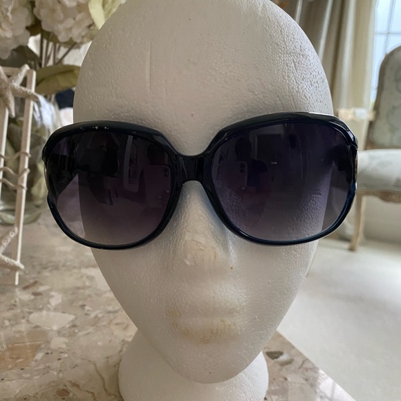 Sunglasses - Picture 1 of 3